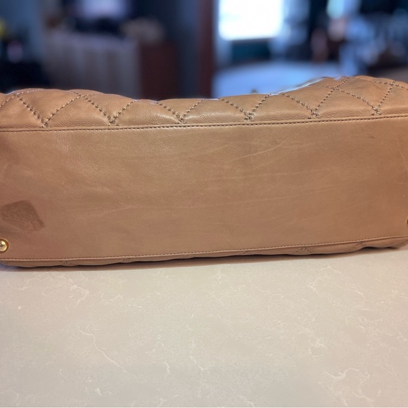 Vintage CHANEL Beige Calfskin Tote - Picture 7 of 11